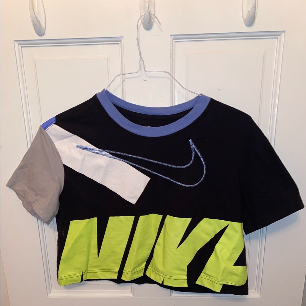 Nike Sports Boxy Cropped Black Colorblock Swoosh short sleeve Tee shirt